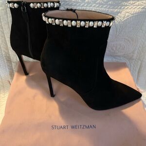 Stuart Weitzman Arista Shone Crystal Pearl Black Suede Ankle Boot Size 9.5